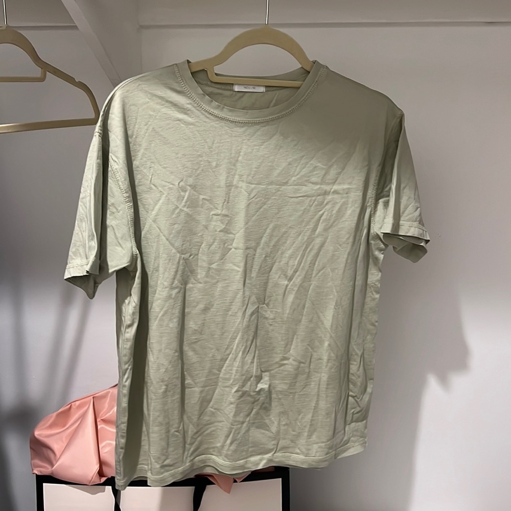 Green short sleeve tee
